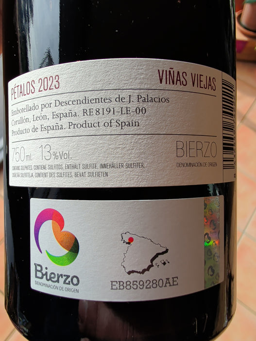 Descendientes De J. Palacios 'Petalos' Mencia